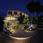 Blu Tropical Hotel