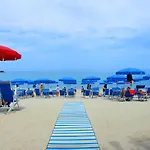 Blu Tropical Hotel 4*