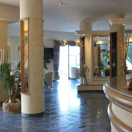 Blu Tropical Hotel 4*