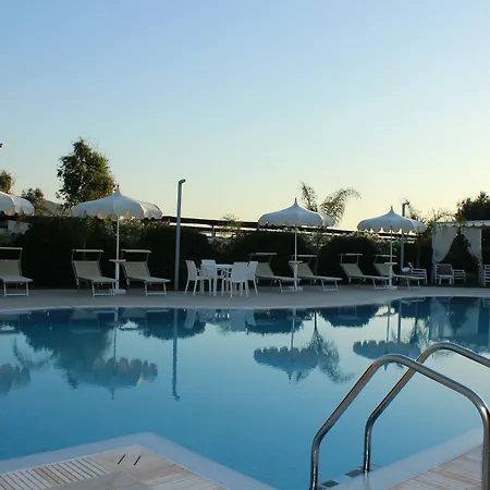 Blu Tropical Hotel 4*