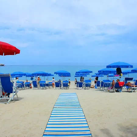 Blu Tropical Hotel 4*