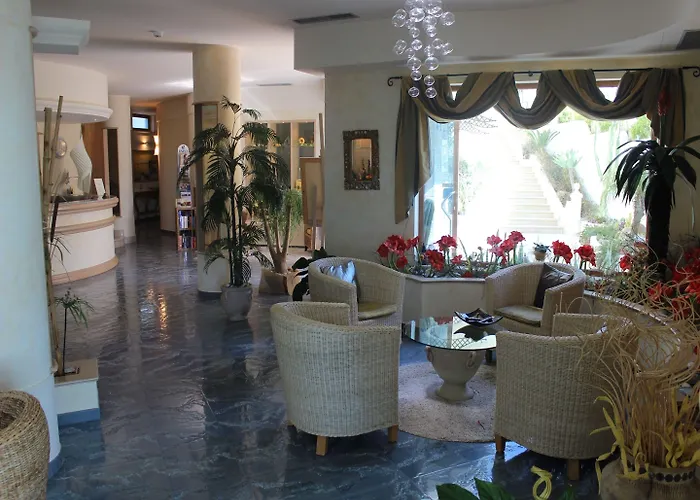 מלון Blu Tropical זמברונה