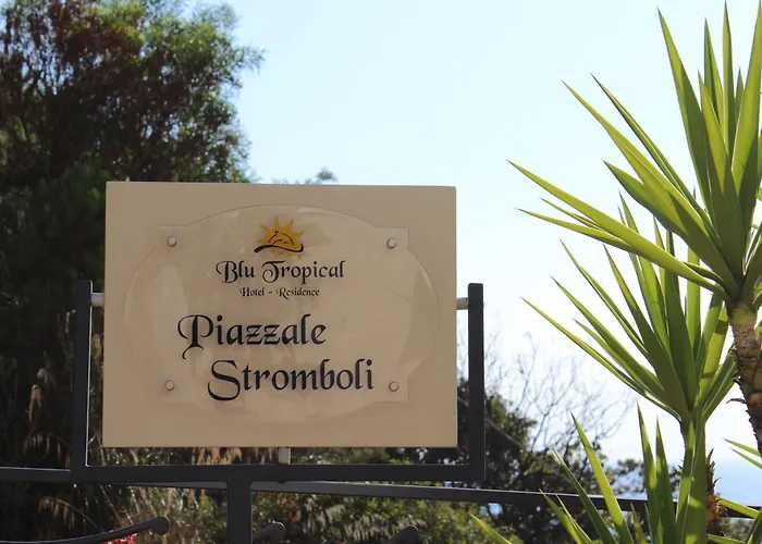 מלון Blu Tropical 4*